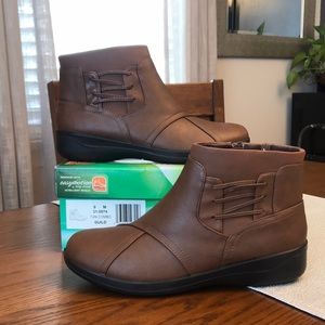 Easy Street Guild Brown Booties-Size 9 ✨NEW IN BOX✨